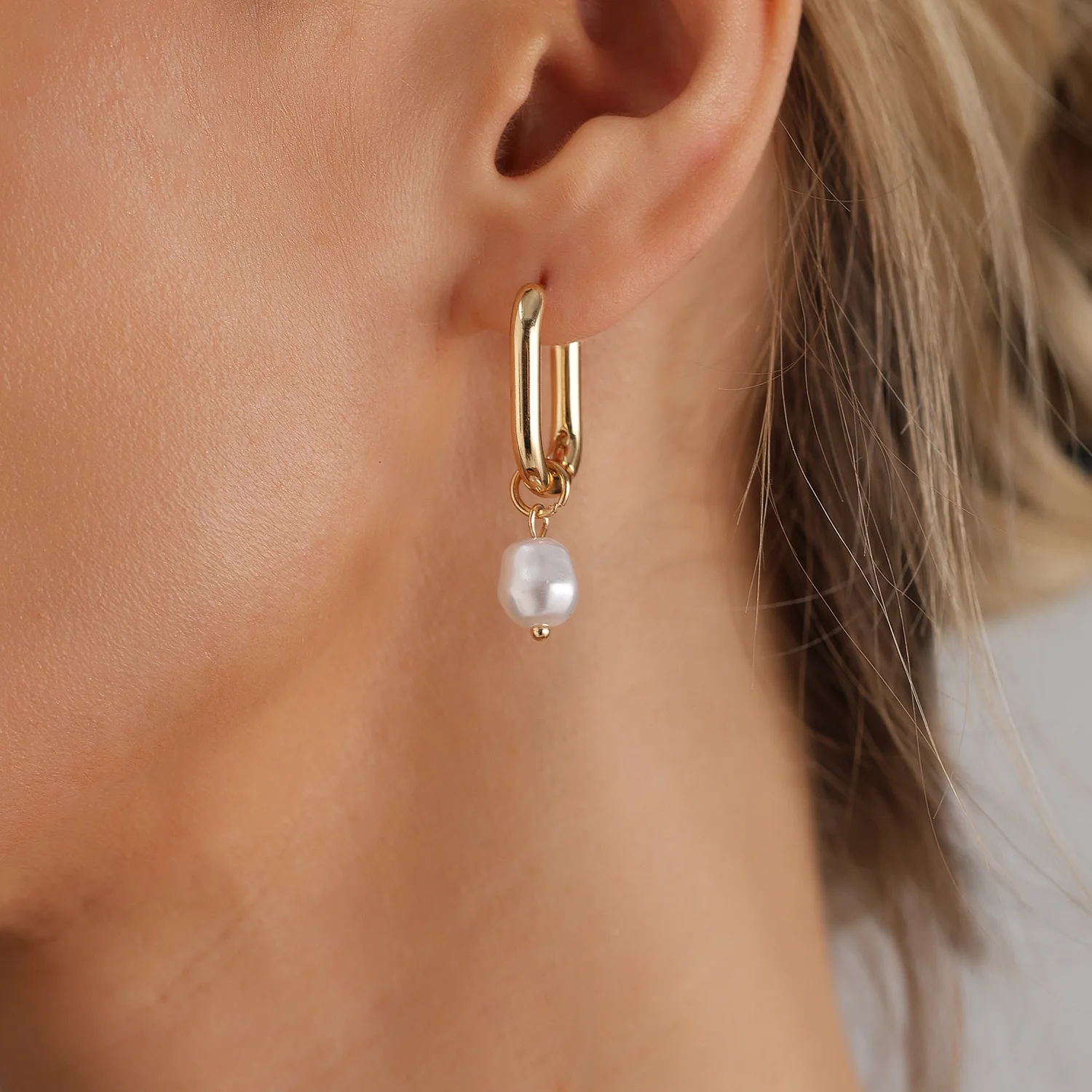Pearl Pendant Integrated Ear Buckle and Clip, Asymmetrical Square Suitable for Women's Jewelry Accessories and Gifts