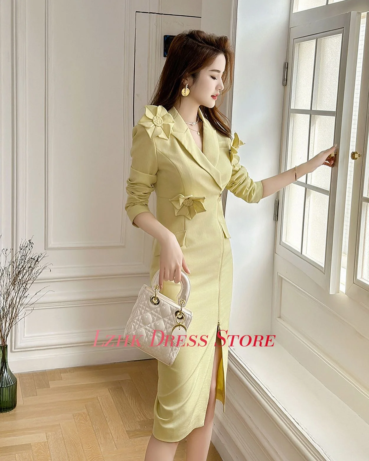 カスタムメイドの気質に合うジャージ素材のストレート3Dフラワーイブニングドレス、高品質ロングスリーブ、Vネック、膝丈、セレブリティガウン