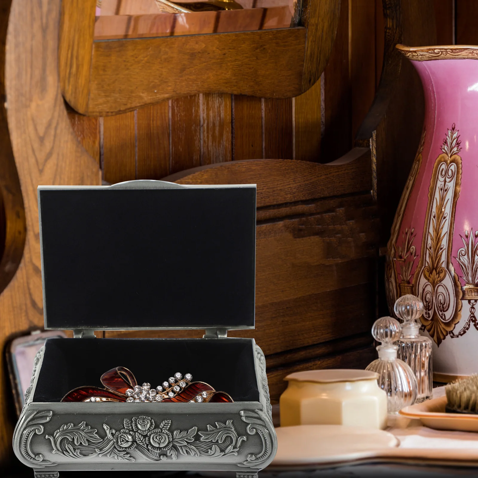 

Jewelry Storage Box Vintage Metal Trinket Box For Ring Earring Organizer Decorative Sundries Container Retro Alloy Case Rose