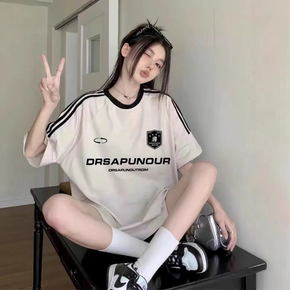 

American Retro Short Sleeved T-shirt for Women's Summer Loose Design, Niche Three Bar Shoulder Heavy Top