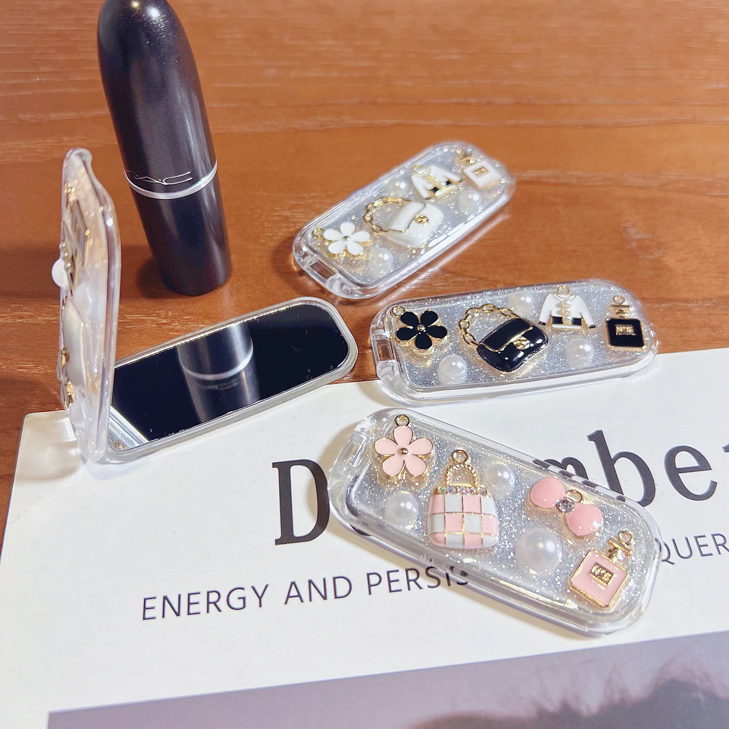 Supporto universale per telefono cellulare Supporto universale per telefono cellulare Supporto per supporto da tavolo pigro in materiale acrilico con specchio per il trucco