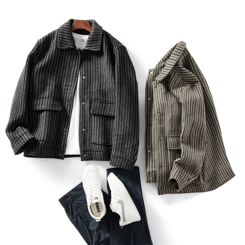 

Faionable Urban Men's Woolen Jaet Coat Autumn Winter Double-Faced Camere Vertical Stripe Design Warm Long Sve Top