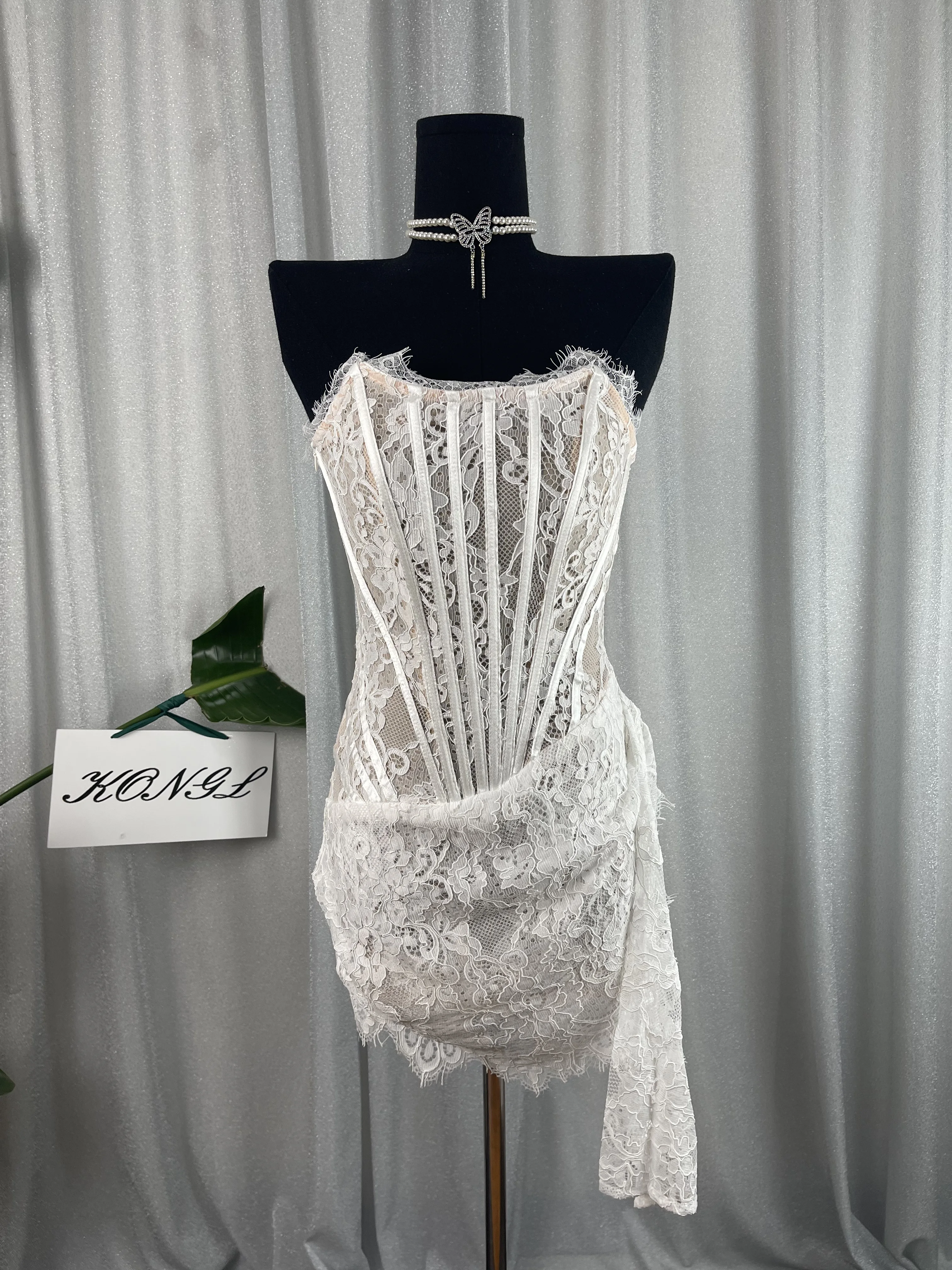 Minivestido Sexy de encaje empalmado sin tirantes para mujer, minivestido de espina de pescado a la moda, sin mangas, temperamento, vestidos de fiesta, ropa femenina nueva