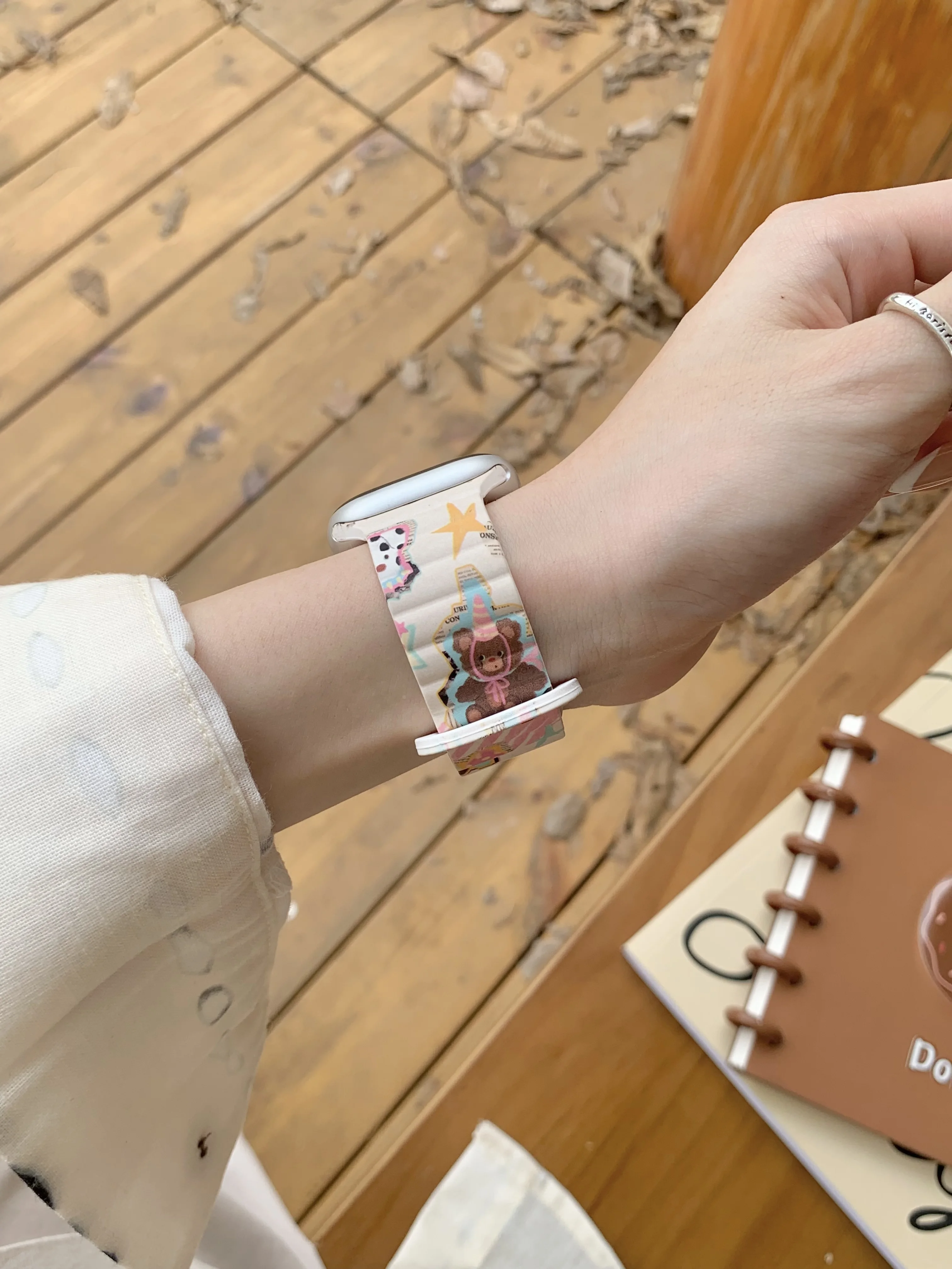 Cute Pattern Must-Have Watch Strap Birthday Gifts For Apple Watch S10 46mm 45 44 42 41 40 38mm For Iwatch Cartoon Version Style - view 3