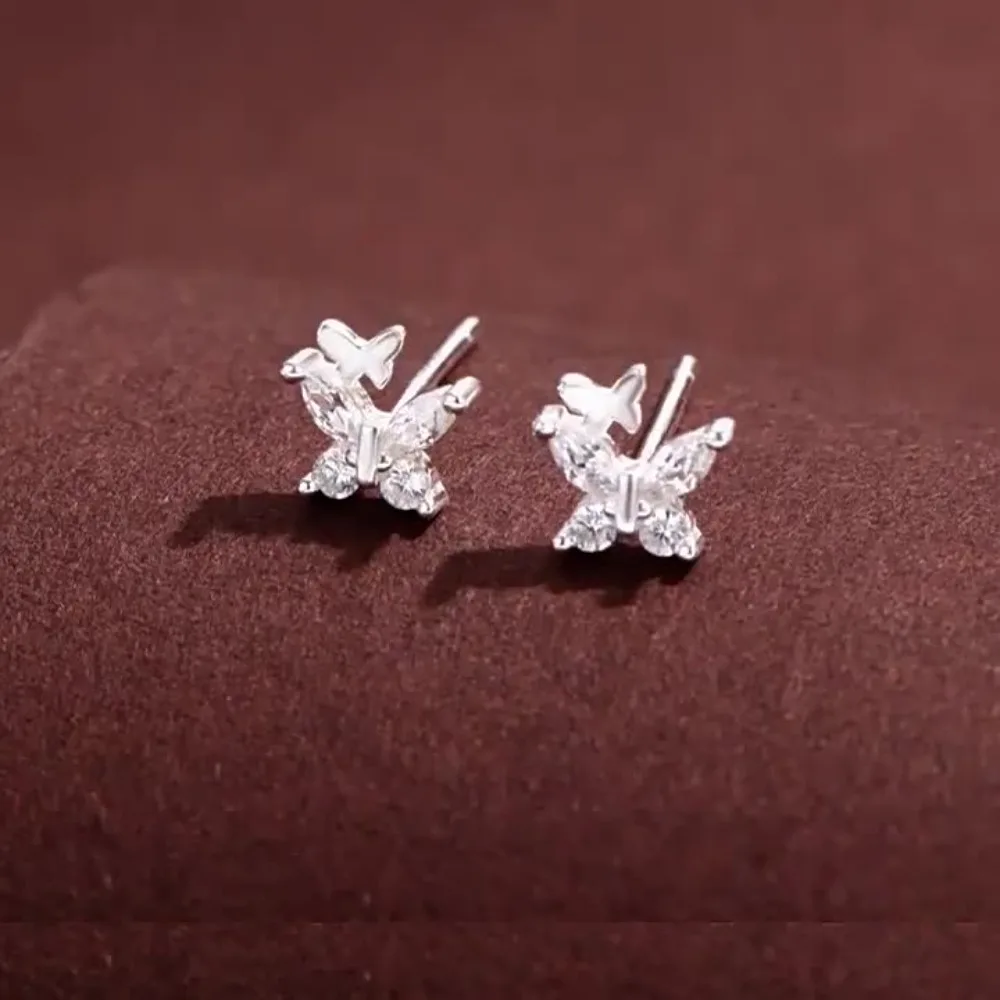 

Новинка 2025 года, элегантные массивные серьги-гвоздики, изысканный роскошный нежный дизайн, универсальные для дня и ночи, стиль