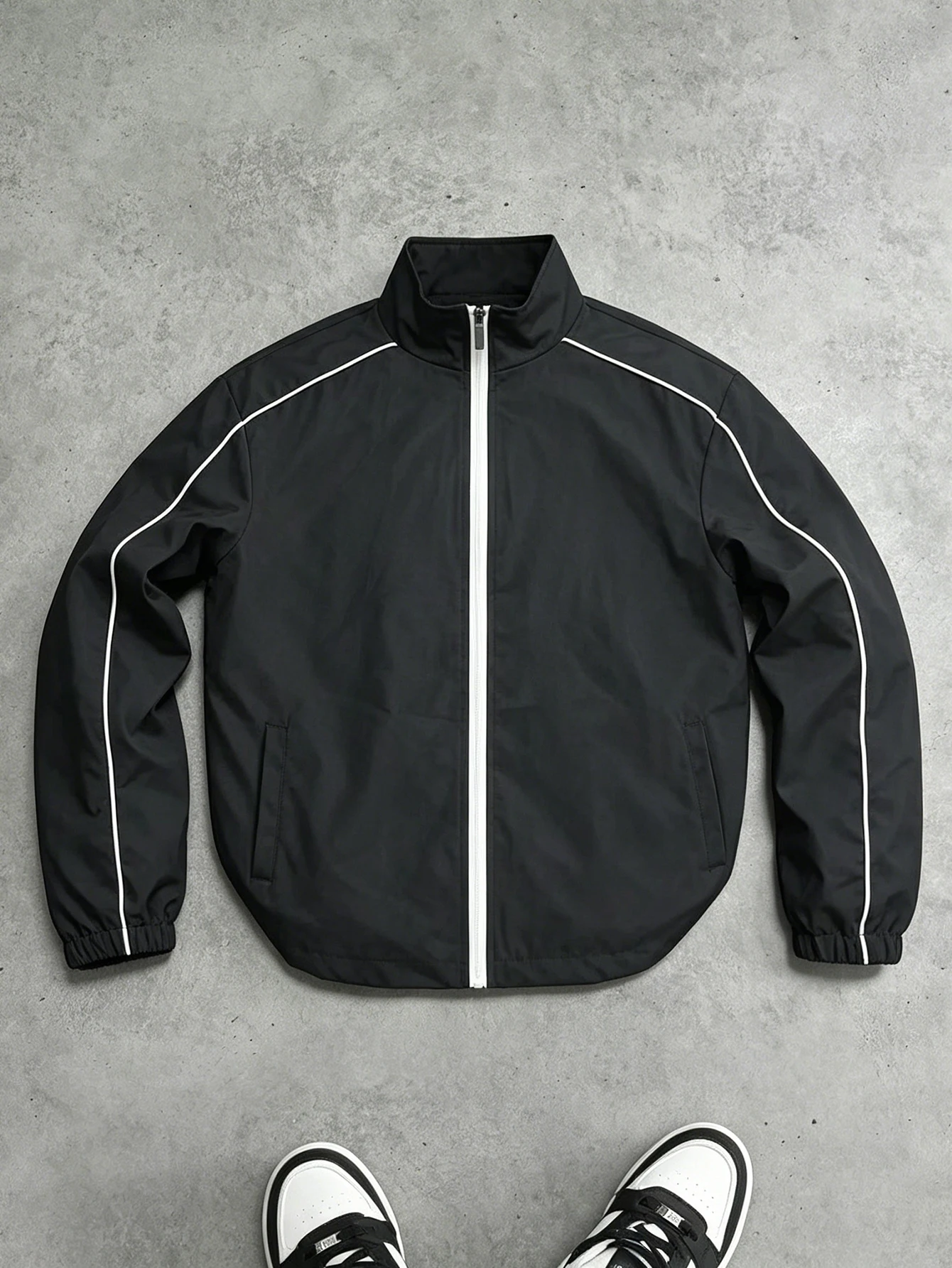 Men Stand Collar Full Zip Jacket, White Line Decor on Shoulder and Side, Side Seam Pockets, Elastic Cuffs, Smooth Windproof Fabric, Loose Fit, Street Sports Outerwear for Daily Wear