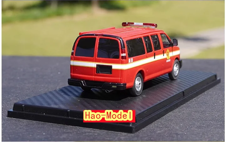 SunYork 1:43 For Chevrolet GMC Savana Model Car Resin Diecast Metal Toys Boys Birthday Gifts Hobby Display Collection Ornaments