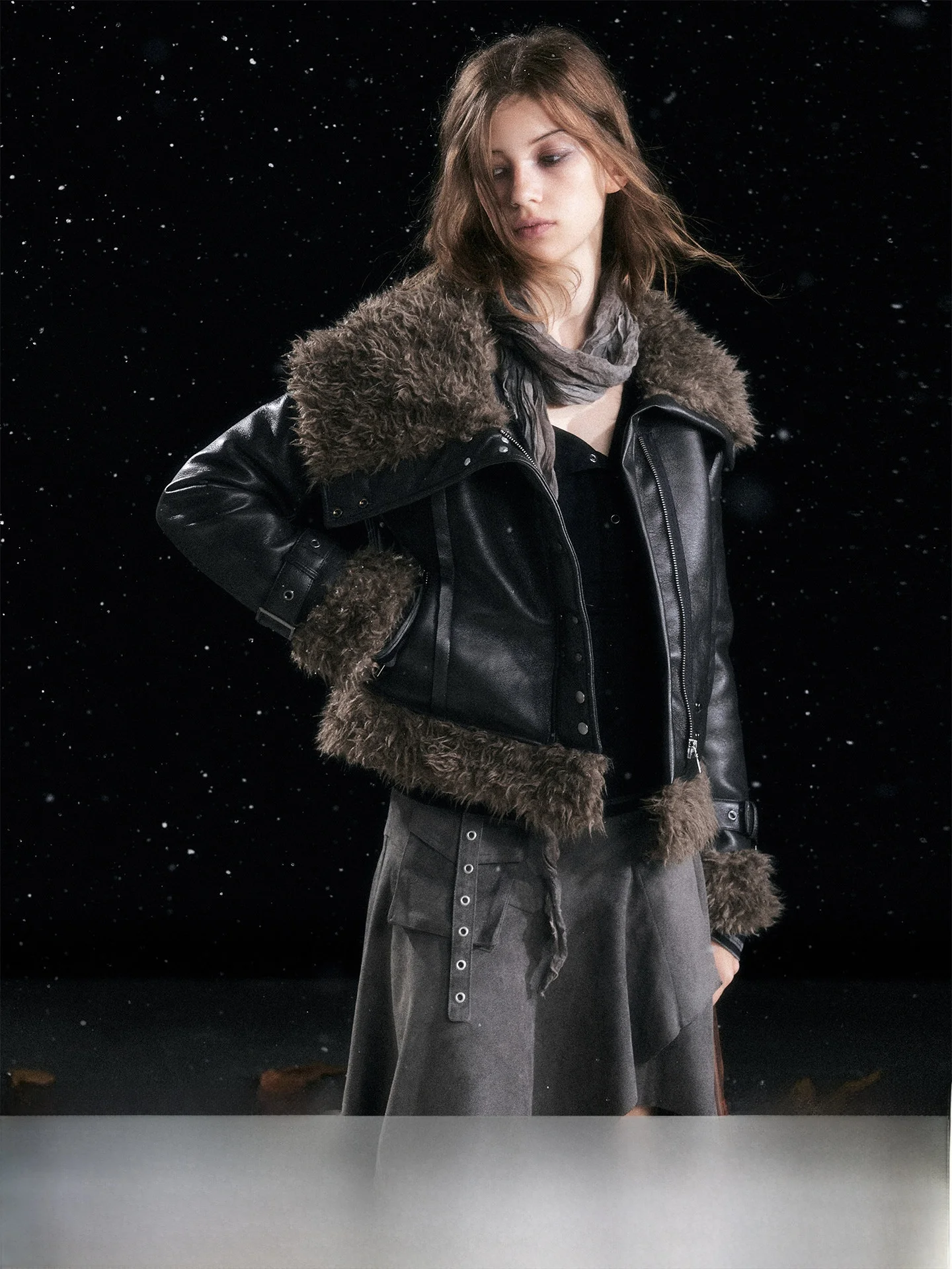 パンクスタイルショートレザージャケットレディースフェイクファー襟リベットスリムアウターウェアCestNousストレートチューブタイプ長袖ジッパー