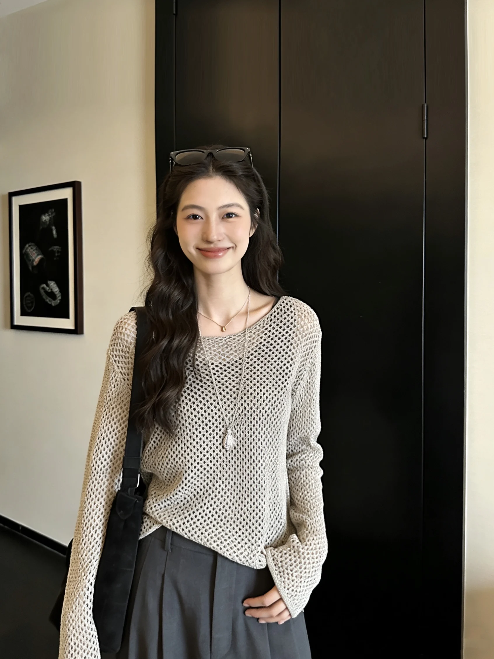 

Корейская женская трикотажная футболка с длинным рукавом, свободного кроя, весенний дизайн, круглый вырез, защита от солнца, модный ажурный топ