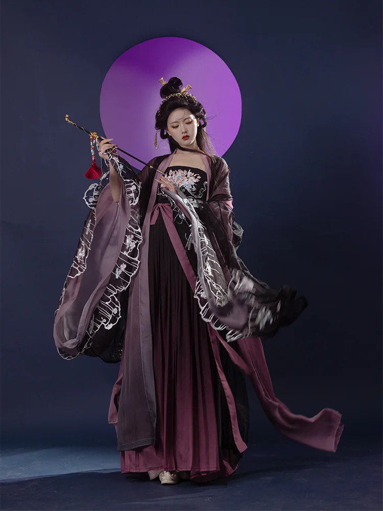 Elegant black and pink Hanfu exquisitely embroidered with fairy charming ancient Chinese Tang Dynasty princess costume