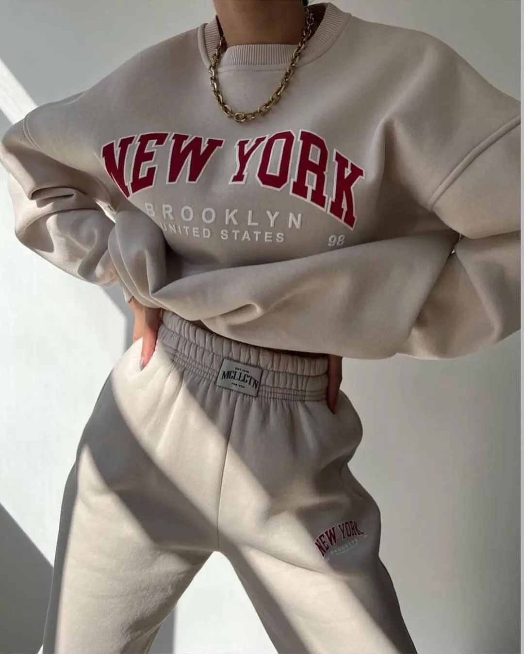 Women's Casual Fashion Printed Thickened Set Plush Sweater Long Sleeved Pants Set