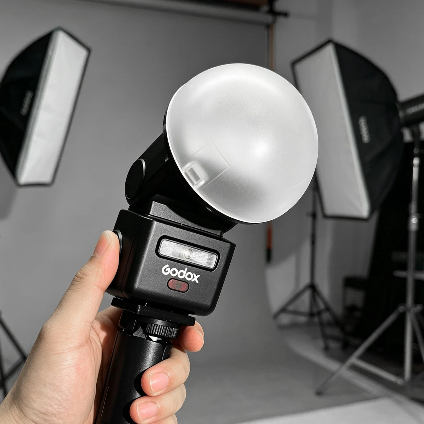 AK-R11 Dome Diffuser Replacement Soft and Bright Light Effect Magnetic Dome Diffuser Adsorption Round Flash Head for V1/V1mid/