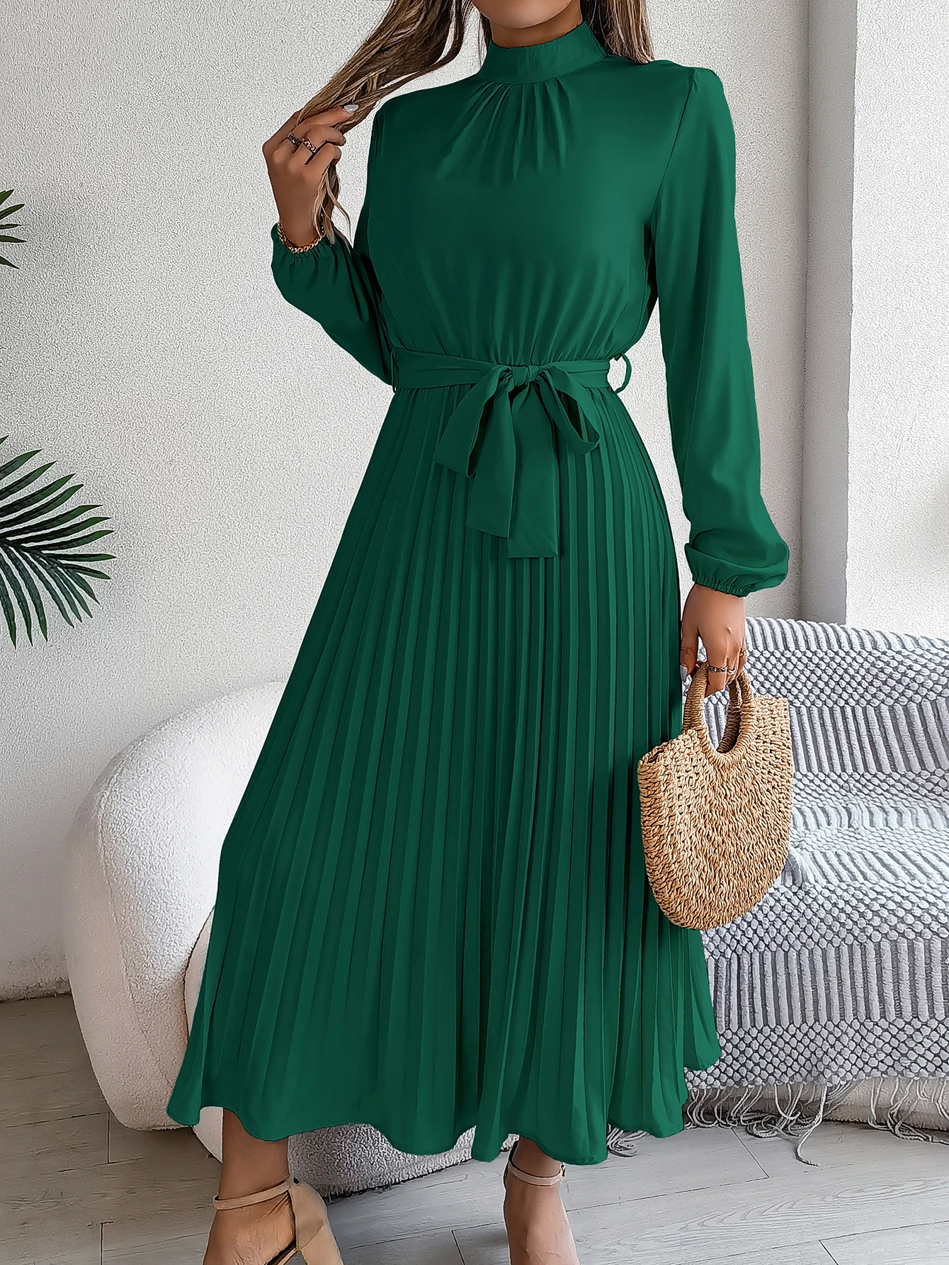 Elegant Pleated Long Dress Long Sleeveed Lace Up Dresses for Middle Eastern Women Spring and Summer Clothes