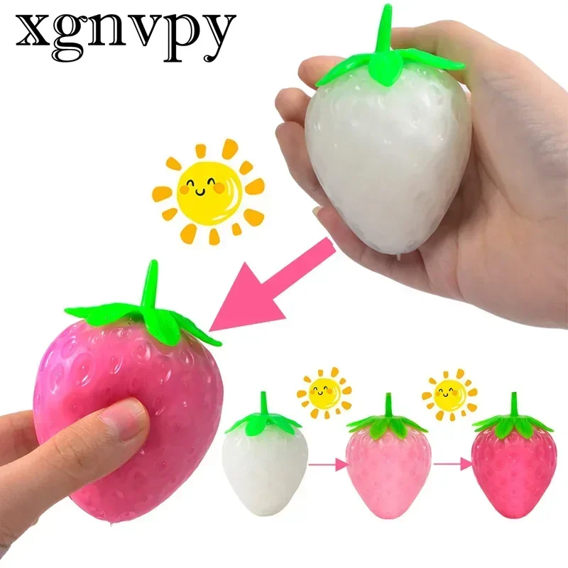 XgnvpySimulated Color-changing Strawberry Squishy Kids Anti Stress Relief Ball Fidget Decompression Toys for Children Sensory