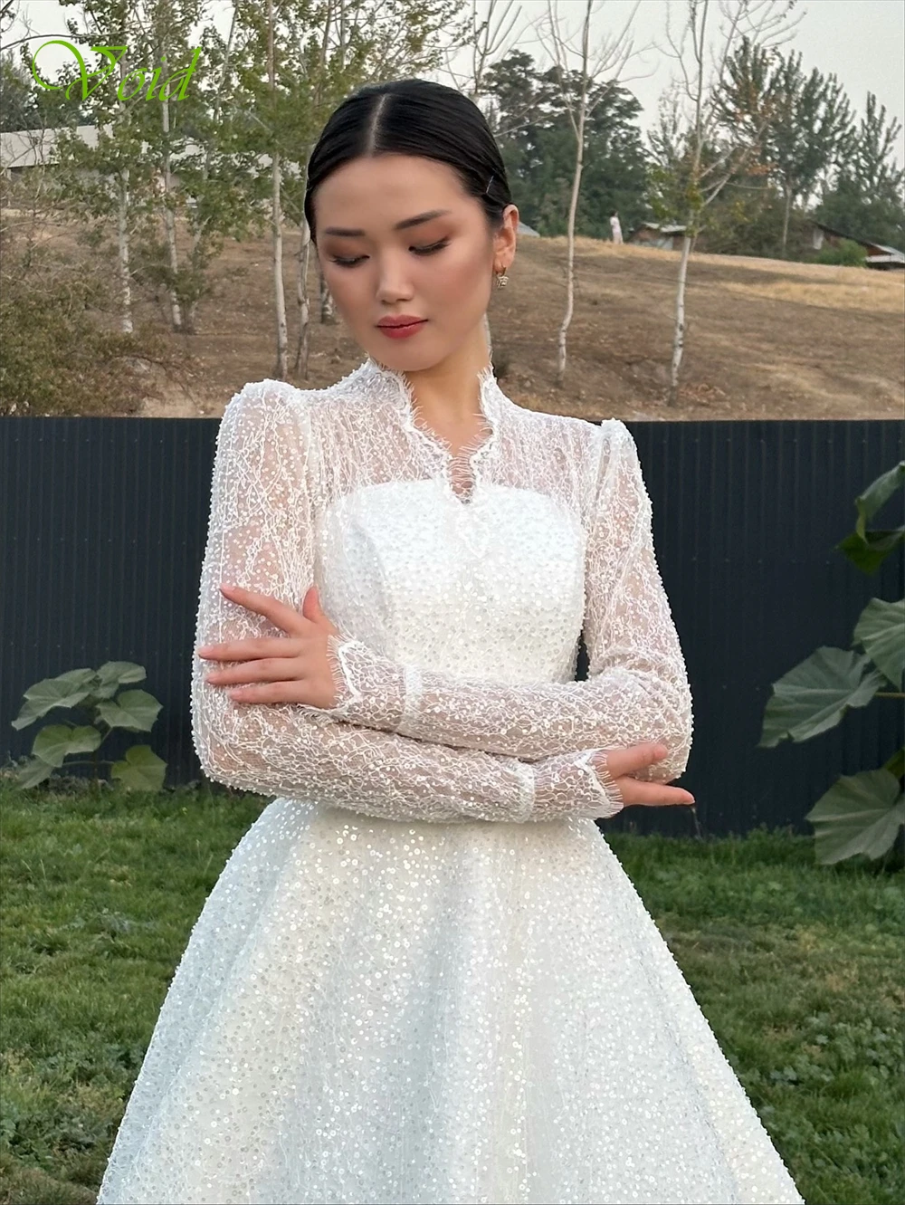 فستان زفاف أورجانزا أبيض رشيق مخصص أنيق برقبة دائرية وأكمام طويلة زي العرائس مثير على شكل حرف a ذيل محكمة رداء de mariée