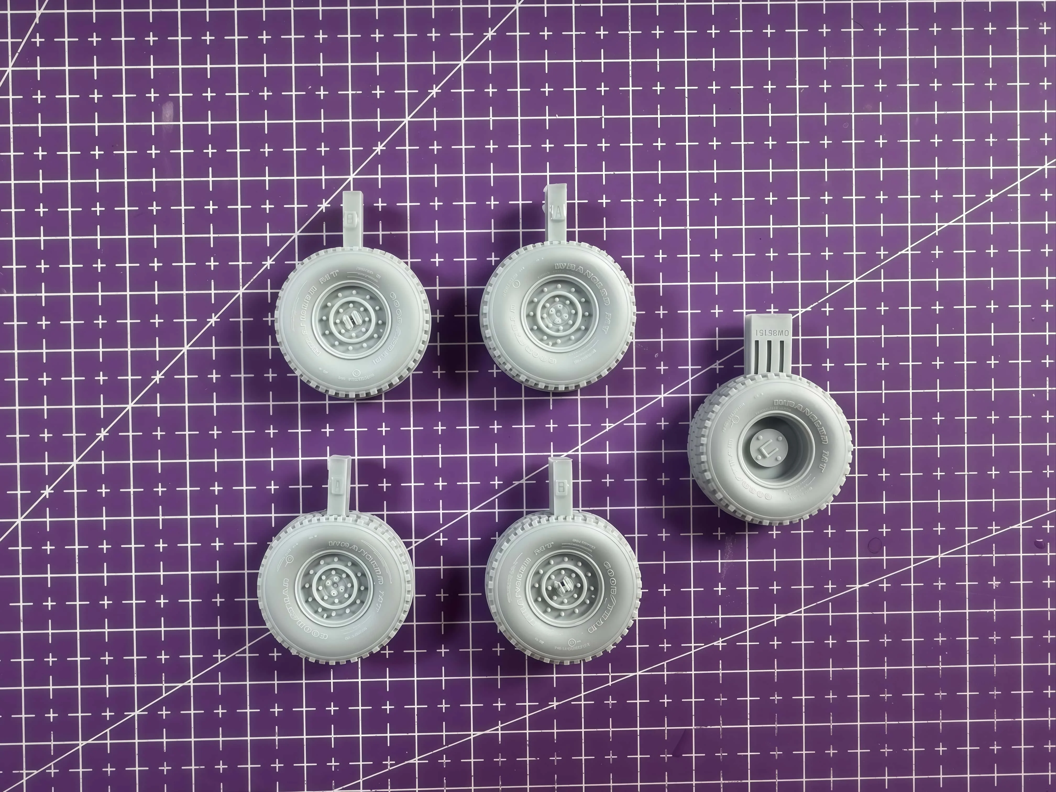 1/35 캐스트 레진 모델 조립 키트, GK, 레진 타이어 수정, 도색되지 않음 조립 필요 (M1114 MT 타입)