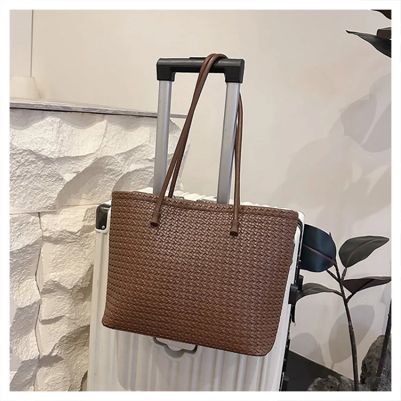 

High-End Ladies Crossbody Bag With Fine Craftsmanship And Popular Elegant Details Suitable For Shopping Trips​