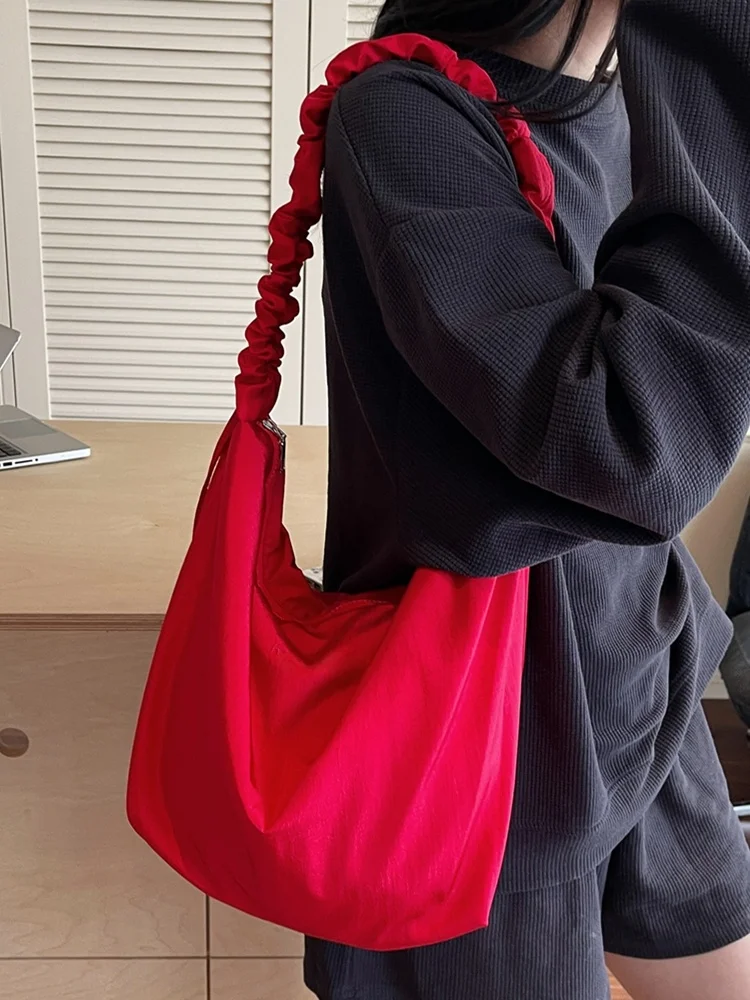 Borsa a tracolla da donna casual grande Capaci con tracolla pieghettata Lazy Sle Borsa a tracolla singola con cerniera in morbido poliestere...