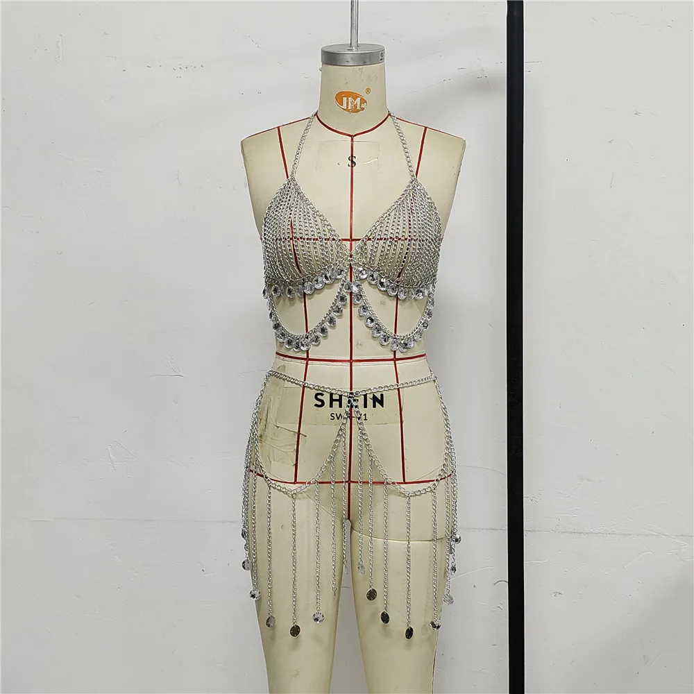 ステージにふさわしいメタリックボディチェーンセット Y2k風フリンジ付きチェストチェーン、鮮やかなきらめくレイヤードデザインとツーウェイベスト付き