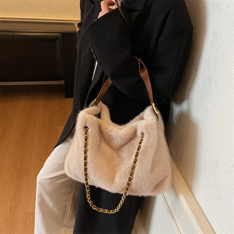 Practical Retro Plush Bag for Women Large Capacity Tote Shoulder Handbag Autumn Winter Fashionable Versatile for Daily Commuting