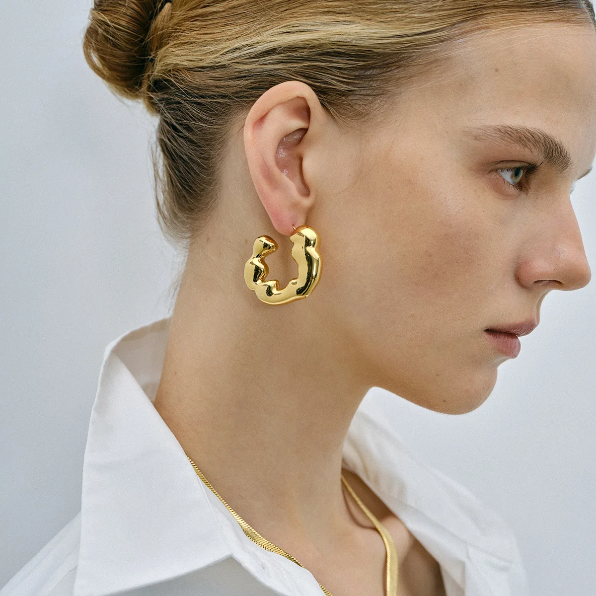 

Stainless Steel PVD 18K Gold Plated Tarnish Waterproof Irregular CC Hoop Earrings For Woman Jewelry Wholesale INS