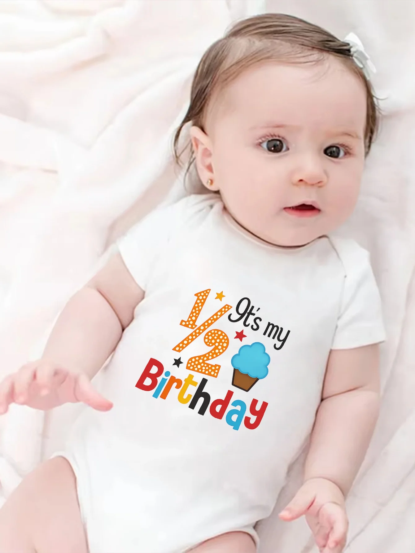 Half Birthday Cake Pattern Pattern Baby Romper Infant Short Sleeve Jumpsuit Funny Newborn Unisex Bodysuit, Perfect for Outdoor