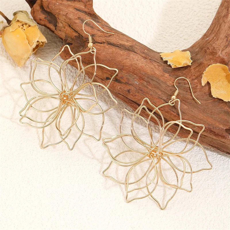 XIALUOKE European American Style Metal Cutout Flower Dangle Earrings For Women Exaggerated Ear Hook Earrings Party Jewelry Gift