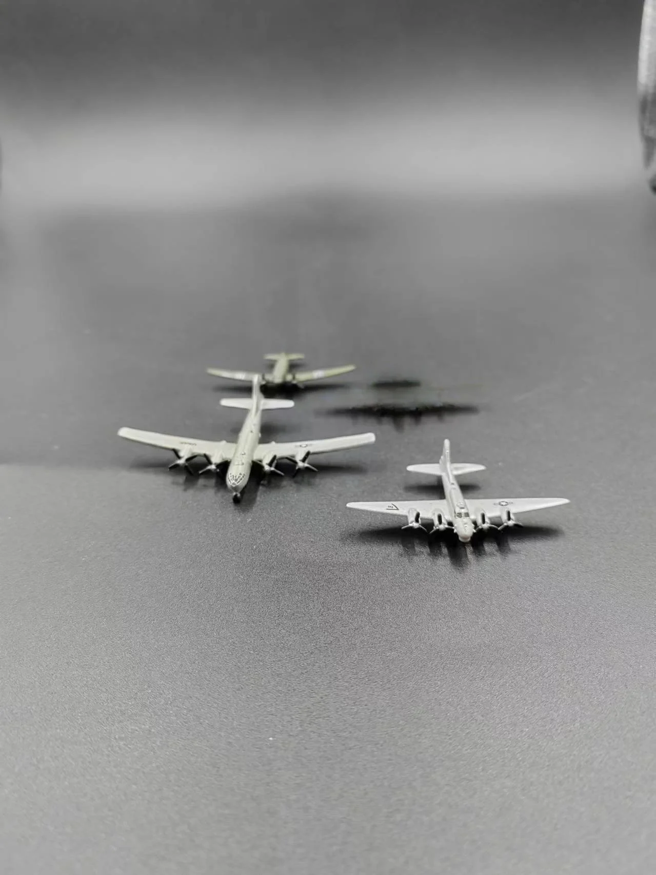 Conjunto de 4 modelos de aviones de la Sea Guerra Mundial, escala :700, C47 B29 Lancaster B7, modelos de aviones bombar...