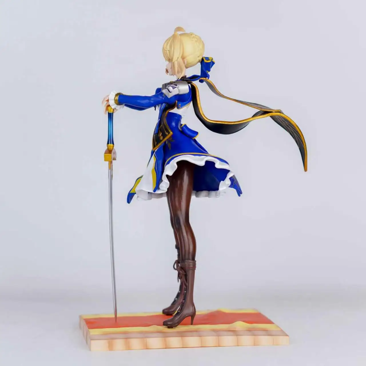 

В наличии: Фигурка Fate Night Anime Periphery 24 см, настольное украшение, статуэтка Ane Studio Артория Сэйбер, модель-игрушка, подарок
