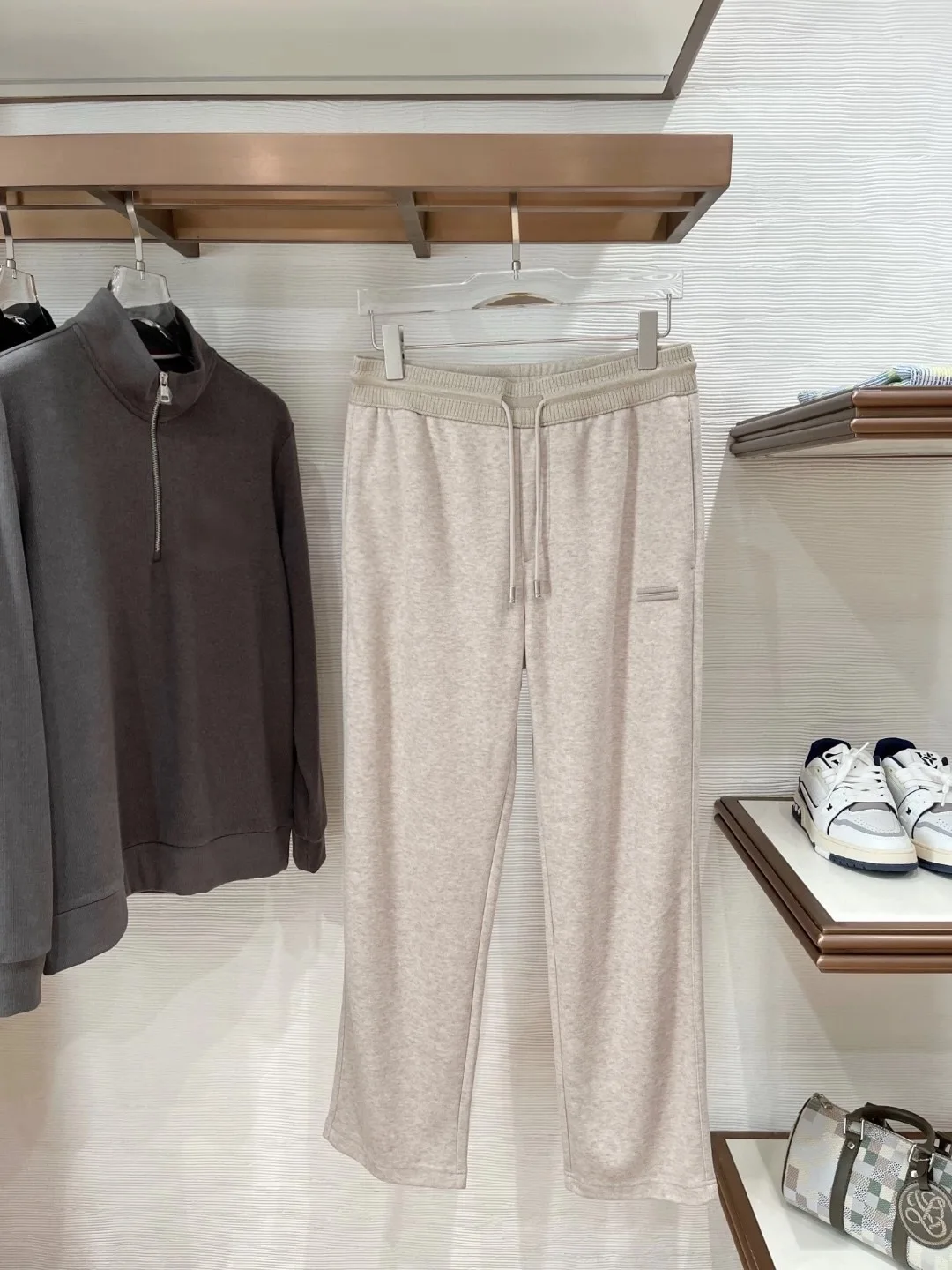 

Faionable Embroidered Wool Camere Blend Casual Pants Men's Straight Leg Elastic Waist mid Waist Autumn Season Neutral Sle