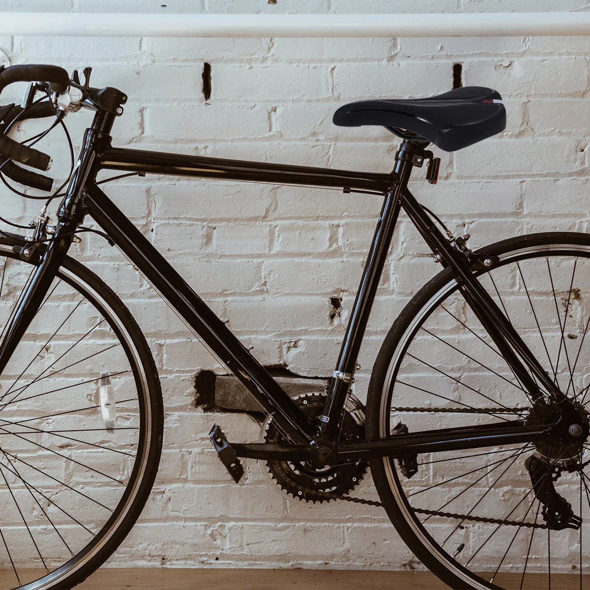 

Reflective Bike Seat Universal Comfortable PU Saddle Thick Padding Dual Spring Suspension Suitable for Mtb Road Racing Bikes