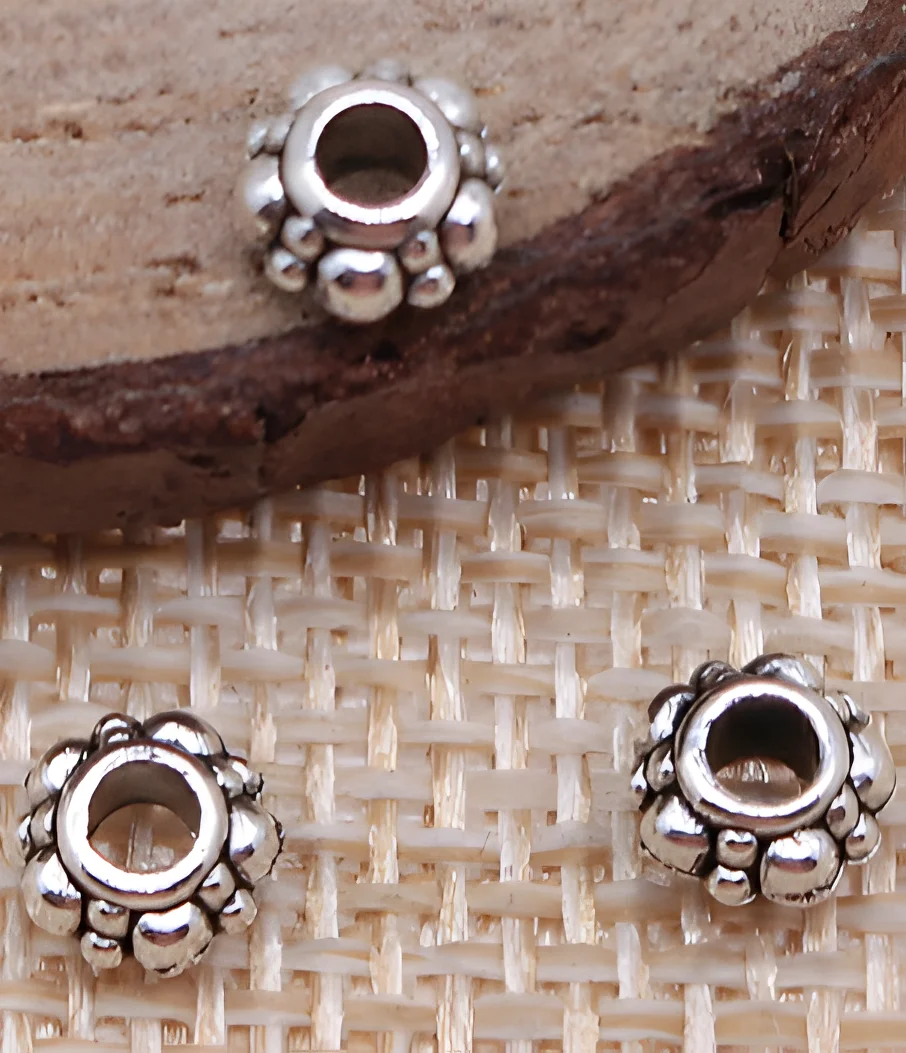 

80pcs 5*5*3mm Alloy matel tibetan silver vintage spacer beads HW2524