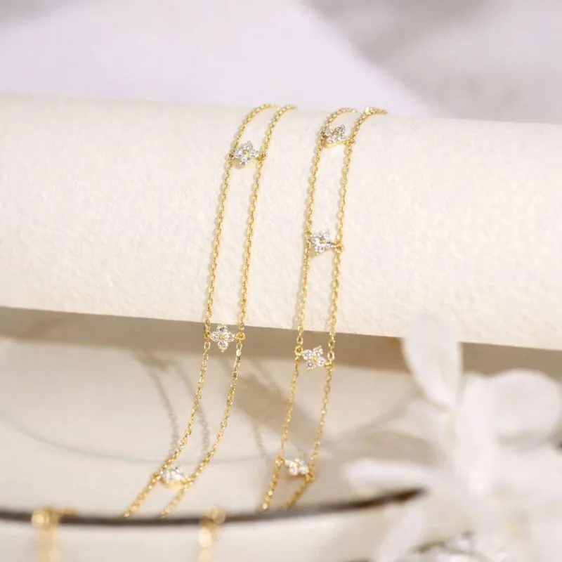 Lnkry 14K Gold Filled Armband mit vierblättriger Blume und Doppelkette für Damen, zertifiziertes 2mm rundes Moissanit-Armband, Handschmuck, Geschenk – Detail 1