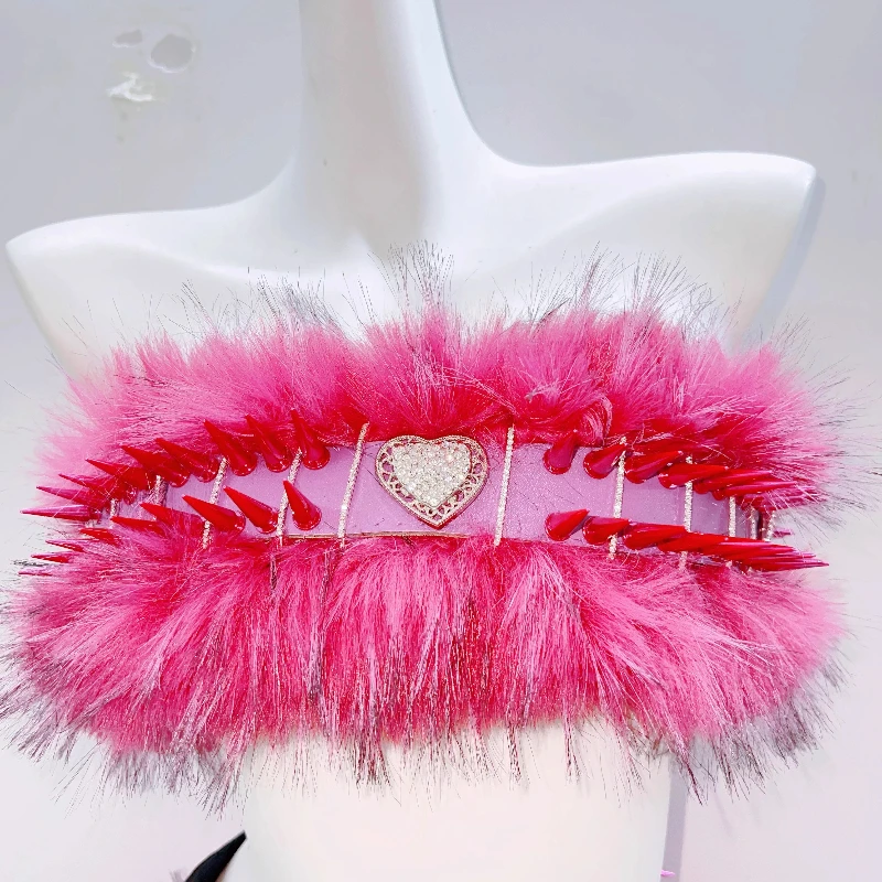 خريف شتاء جديد الأصلي ارتفع الأحمر فروي المرأة صديرية دائرية القوطية تصميم سلسلة معدنية ثقيلة الزي برشام تنورة صغيرة مجموعة السيدات #3