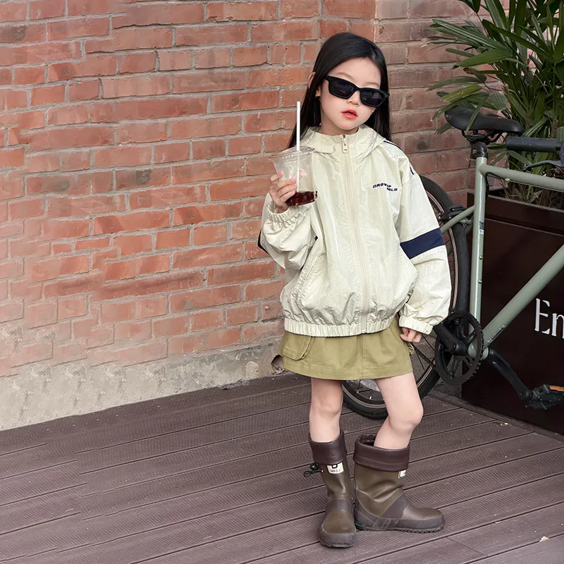 

Version of children's clothing medium and large boys and girls casual fashionable outdoor contrasting jacket top letter color