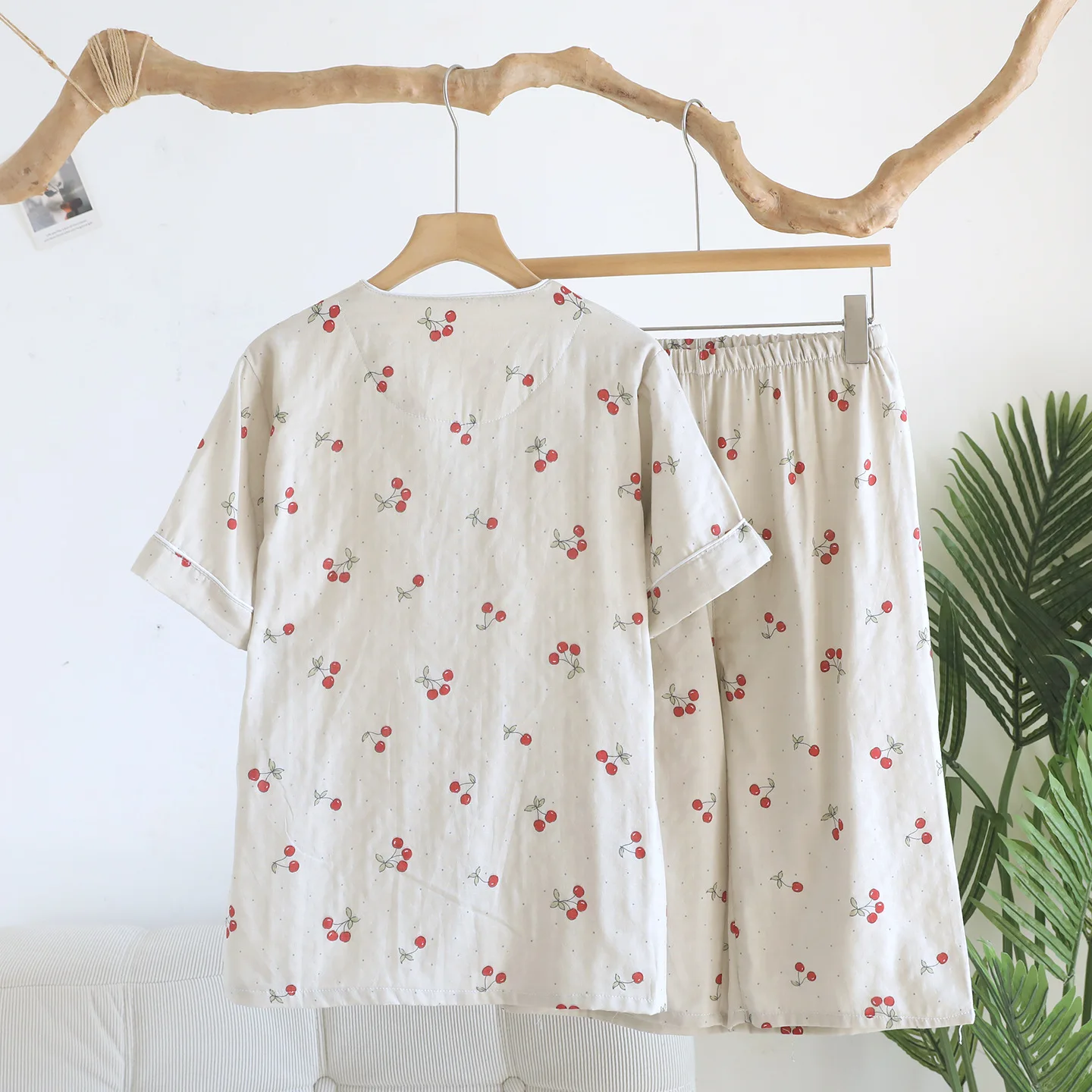 Summer Women's V-Neck Pajama Set Cotton Short Sleeve Shirt Capri Pants Two Piece Thin Sweet Home Clothes Sleepwear