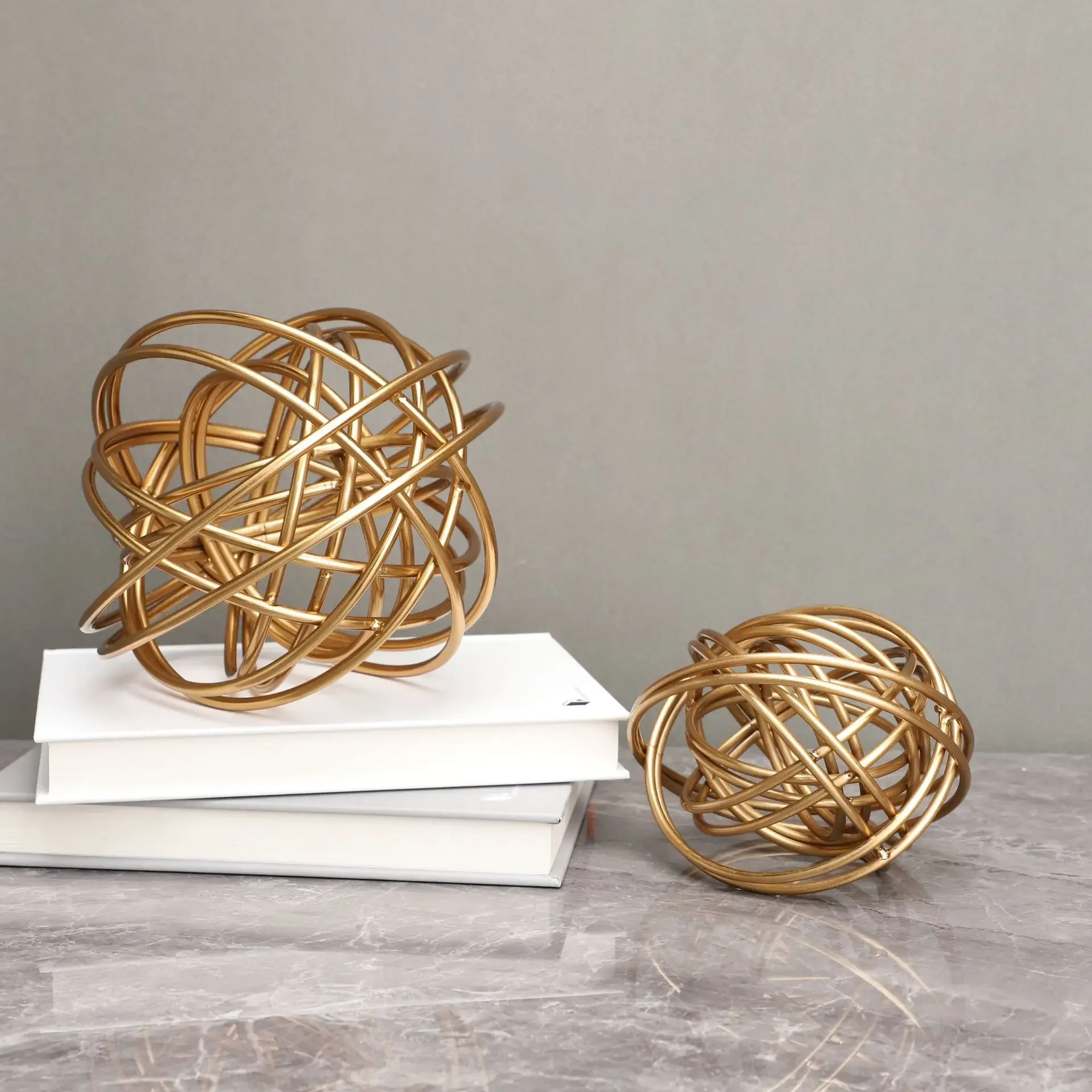 Metal Handicraft Golden Thread Geometric Hollow Balls Golden Winding Ball Metal Decorative Figurines Room Decoration Accessories