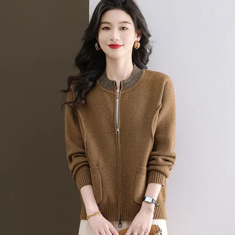 

New Spring and Autumn Style Trendy Zipper Knitted Cardigan for Women Loose Sweater Fashionable Short Jacket Winter Top