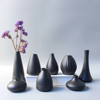 Small Black Ceramic Vase – Minimalist Japanese-Style Home Décor 1
