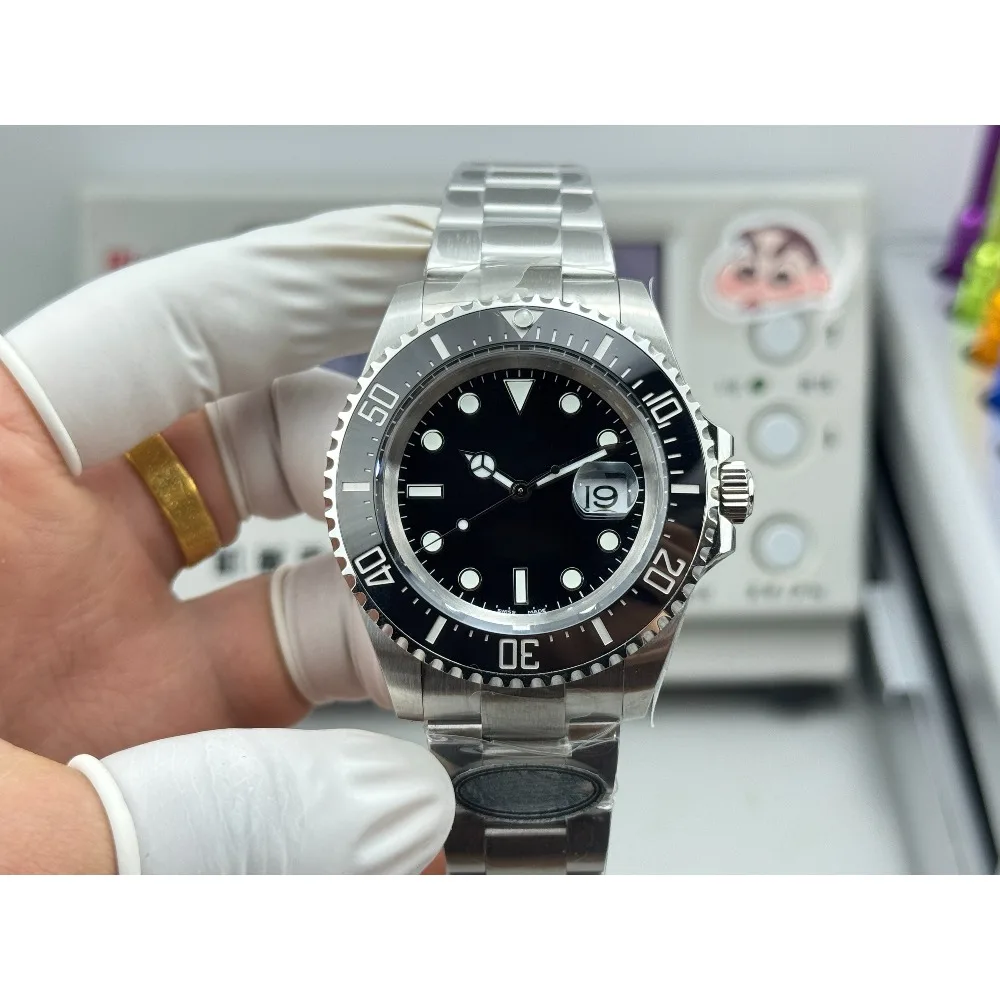 

Универсальные часы R+ Premium, подходящие для повседневного ношения и в качестве подарка