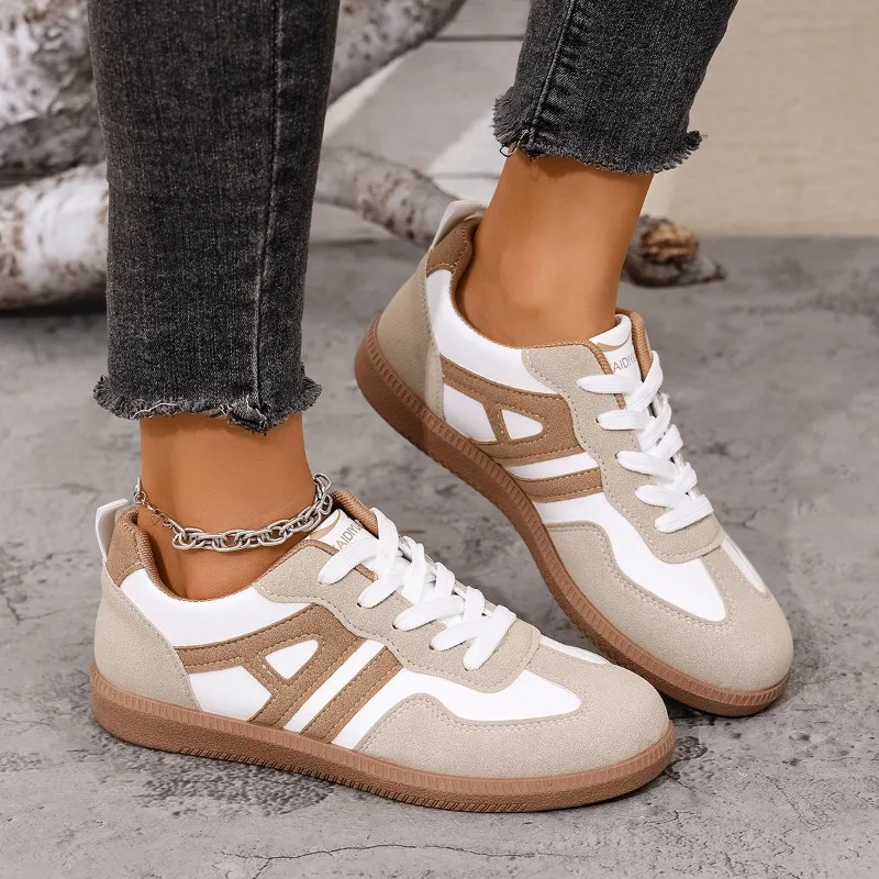 

2025 NEW Soft Bottom Large Size Sports Shoes Women Lightweight Running Shoes with Ties Comfortable Casual Sneakers