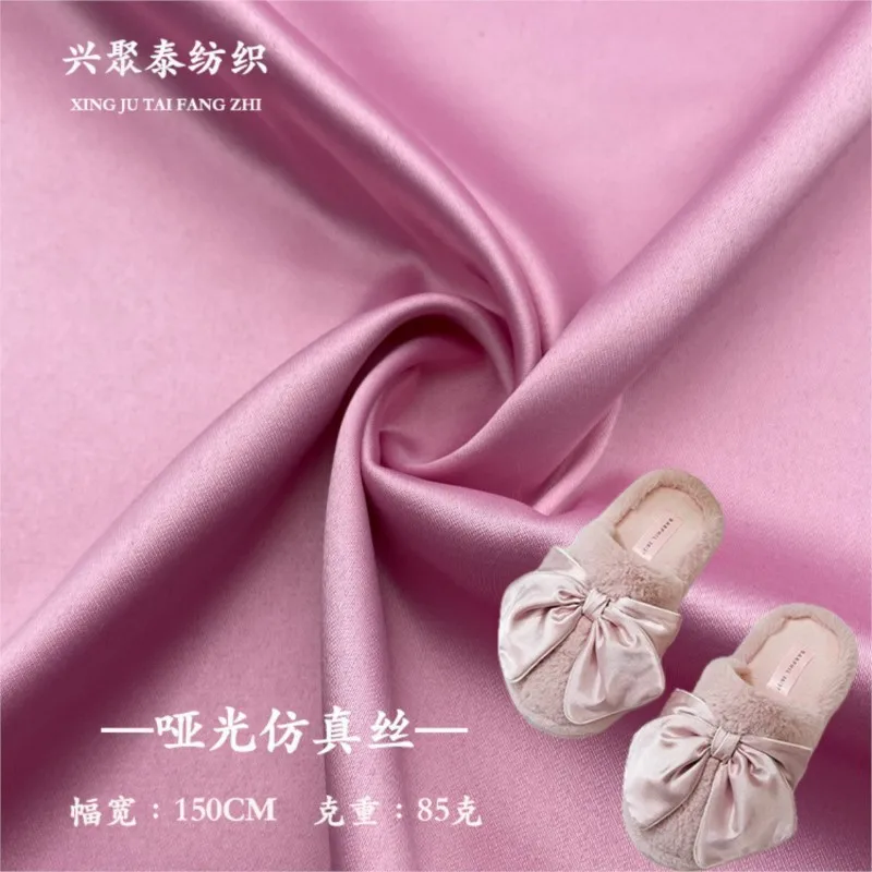 Tissu en satin semblable à de la soie mate avec masque pour les yeux doux, robe de soirée à la mode et matériel pour chaussures