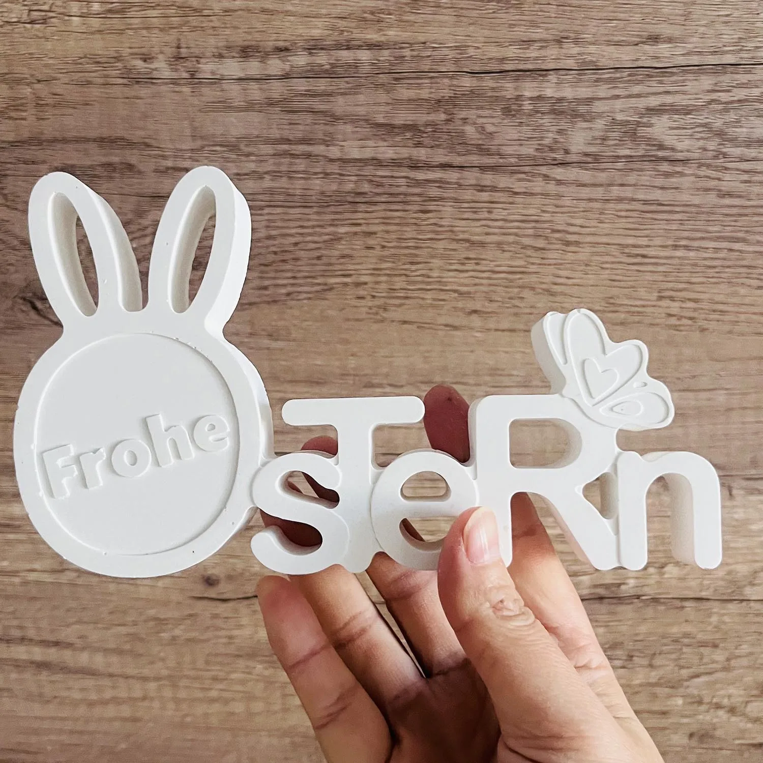 3D Cartoon Happy Easter Letter Decoration Silicone Mold Handmade Aromatherapy Plaster Easter Bunny Egg Drop Glue Plaster Mold