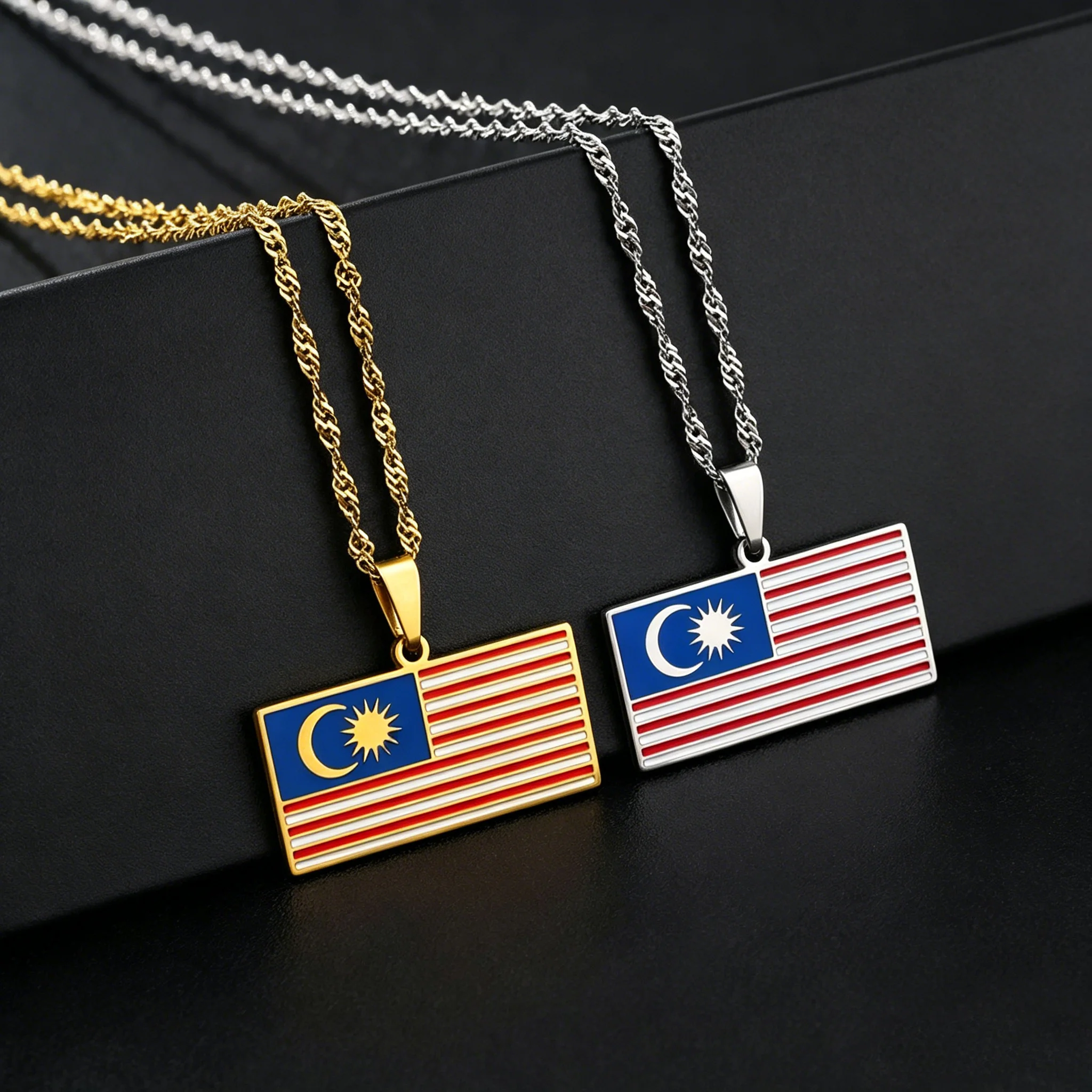 Men'S Accessories Malaysia - Paslanmaz Çelik Malezya Bayrağı Kolye, Etnik