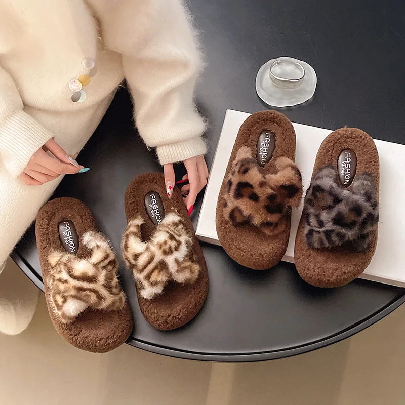 

2025 Fall Winter New Korean Fashion Style Leopard Print Slides for Women Platform Cross Fuzzy Fluffy Slippers Indoor Outdoor