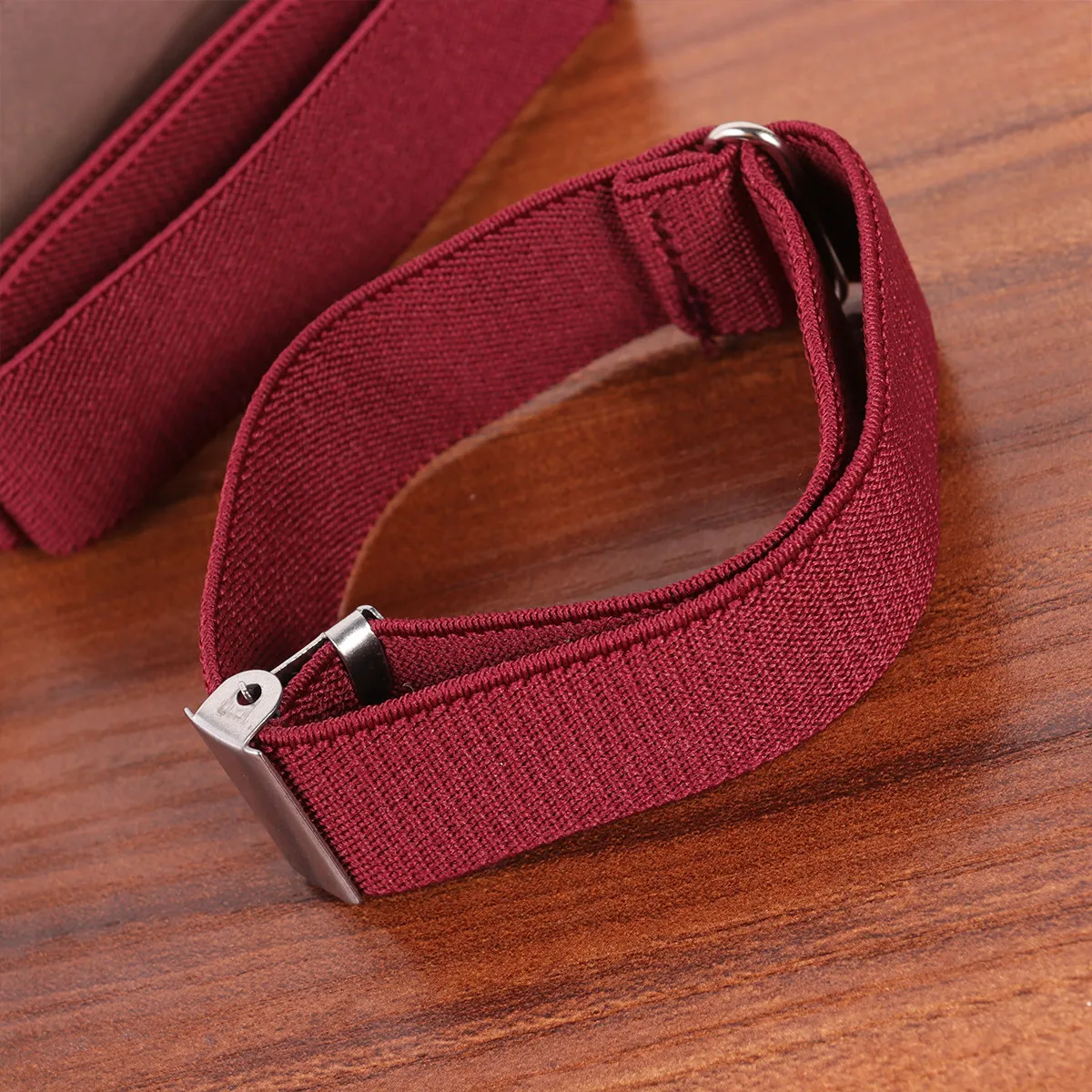 

1Pair Shirt Armband Chinlon Material Anti Slip Design Easy Lock Open Strong Clipping Force Unisex Office Formal Wear 2.5cm Wine