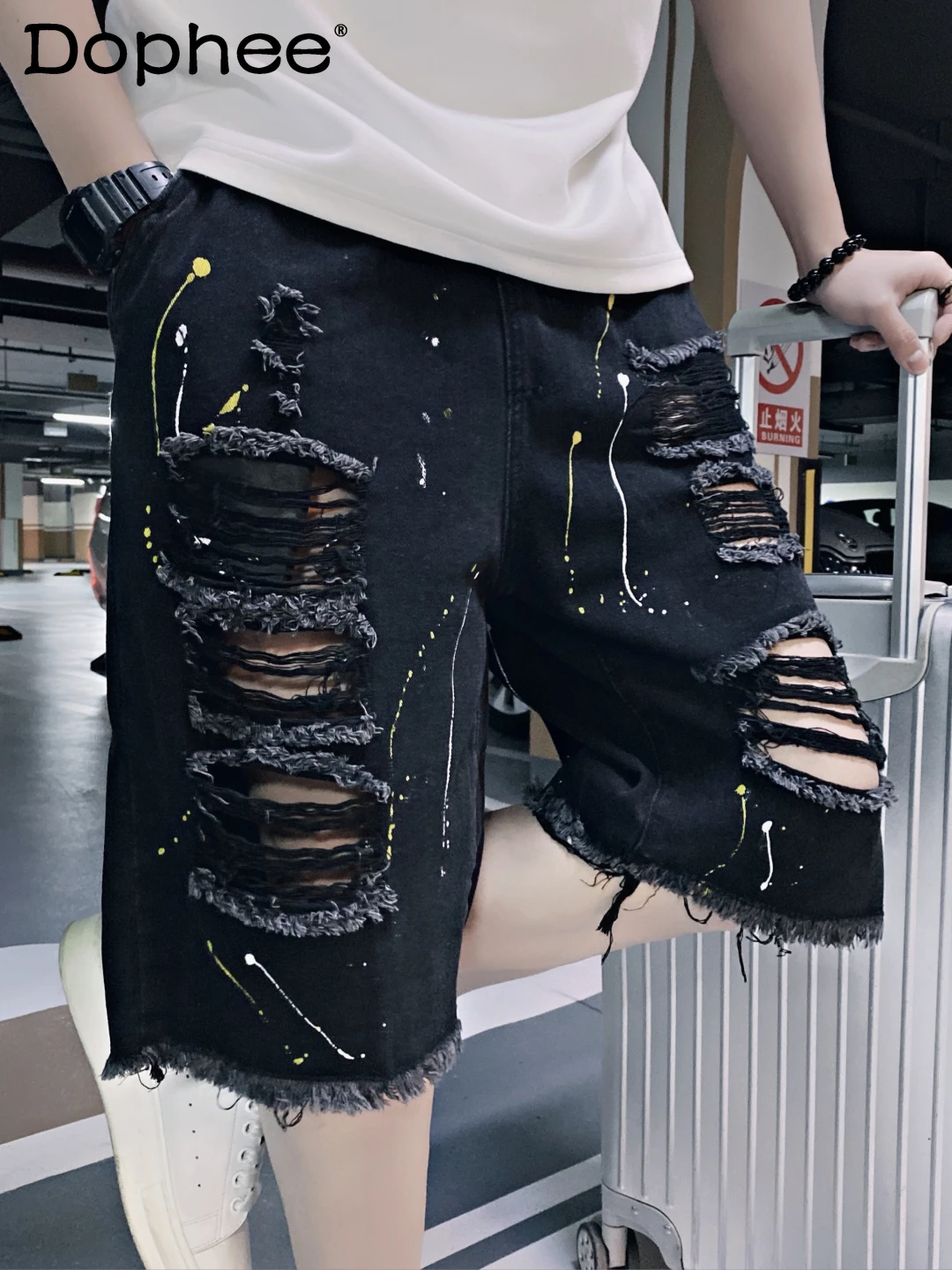 

2025 New Summer Korean Version Fashion Ripped Casual Shorts for Men Loose Thin Cool Breathable Stylish Youth Trendy Shorts