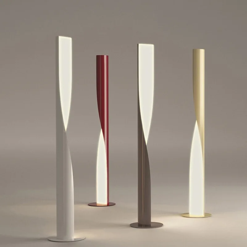 Moderne Wohnzimmer Schlafzimmer Sofa Studie vertikale einfache Persönlichkeit Link Modell Zimmer Stehlampe