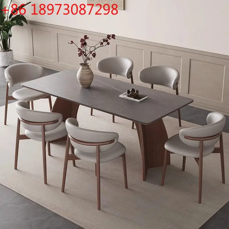 

Обеденный стол и стулья из каменной плиты из цельного дерева. Современный простой обеденный стол. Небольшая квартира, бытовая комбинация из старинного ясеня.