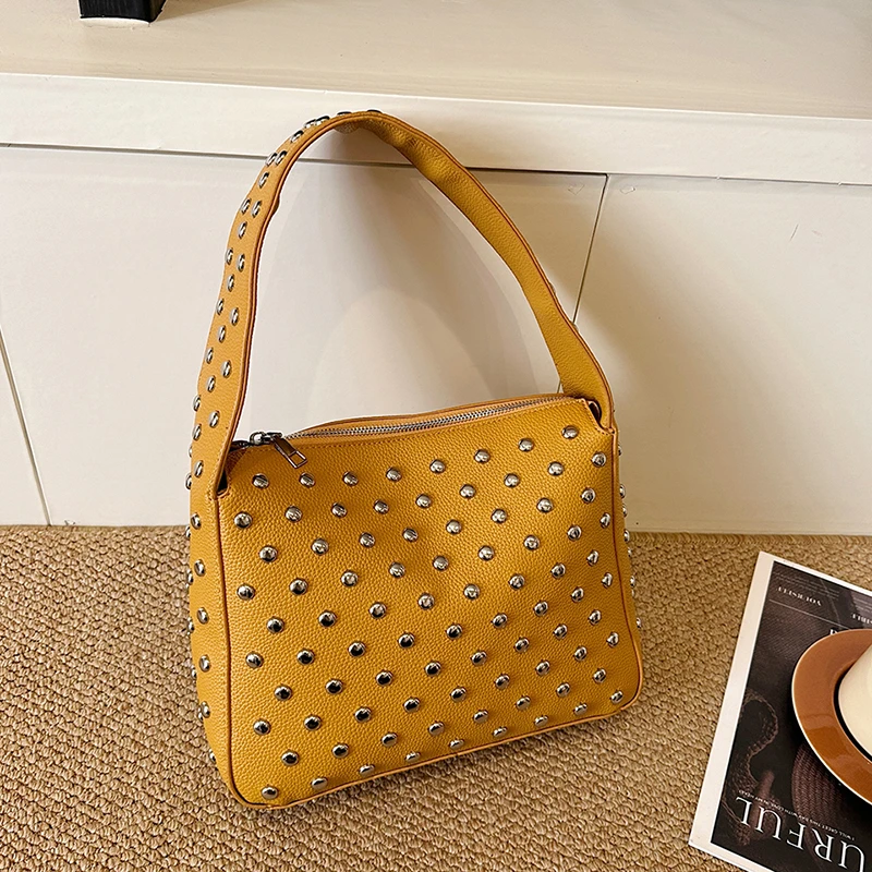 Modische Sling-Handtaschen, Shopper-Tasche, Nieten-Design, Hobo-Schultertaschen, 2024, schwarzer Punk-Stil, Unterarm-Schulter-Handtasche und Geldbörse – Detail 9